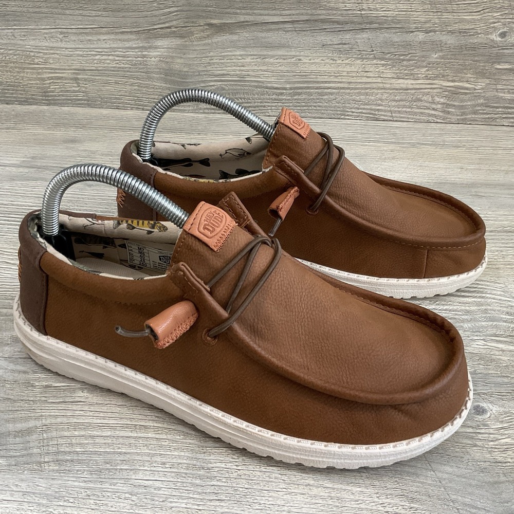 Hey Dude Wally Fish Lure Classic Brown Faux Leather Loafers Men's Size 7